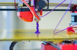 Imatge d'una impressora 3D i com es fa una impressió 3D